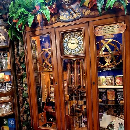 La Casa Di Strega Euphoria - Casa Vacanza Tra Arte E Magia Витербо Экстерьер фото
